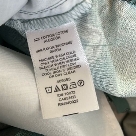 LOFT Women’s Blue Mandala Jewel Printed Shorts Drawstring size Medium - Picture 7 of 7